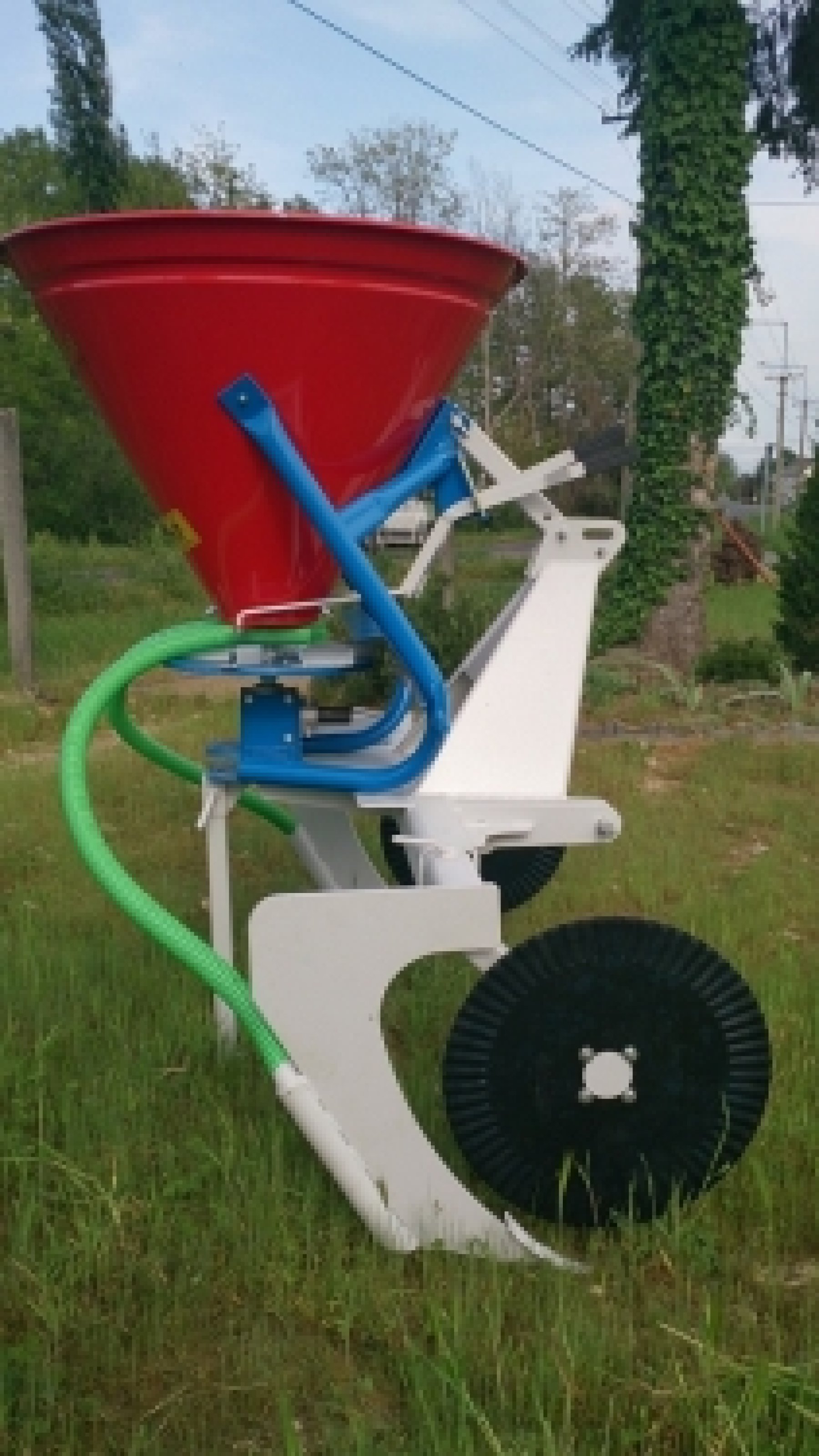 Talajlazítós műtrágyaszóró