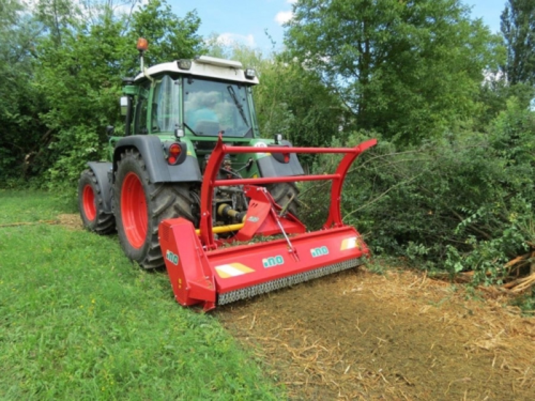 INO FORST erdészeti mulcsozó