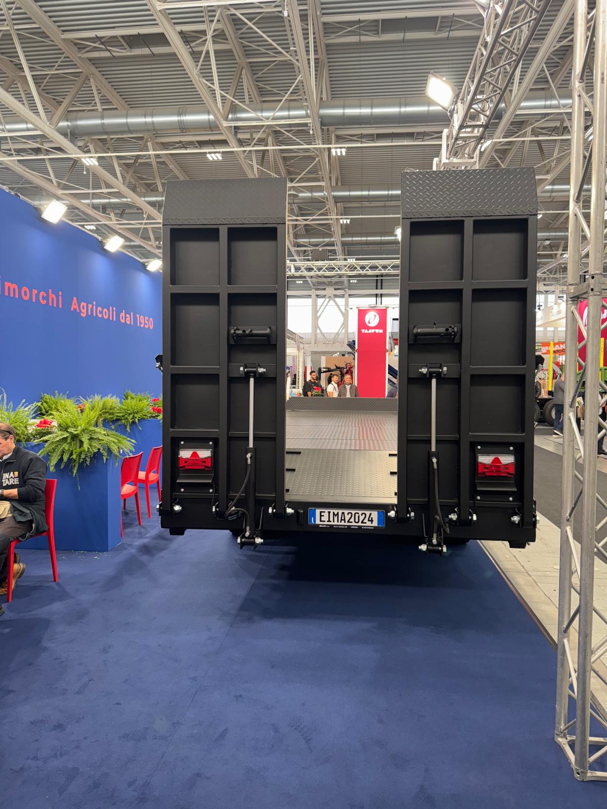 Gépszállító tréler tandemkerekes