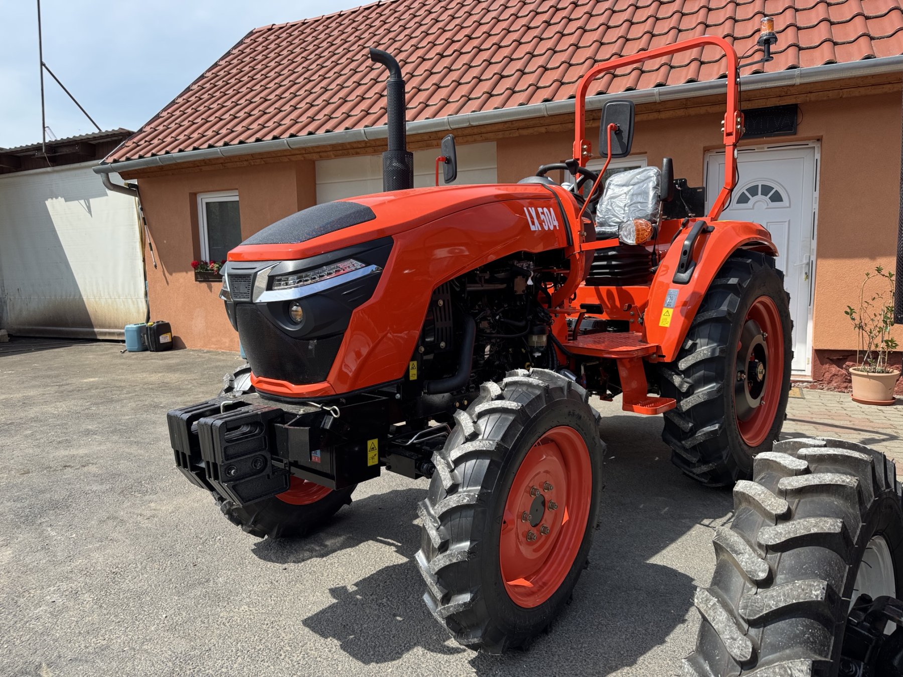 AMS LX 504 traktor