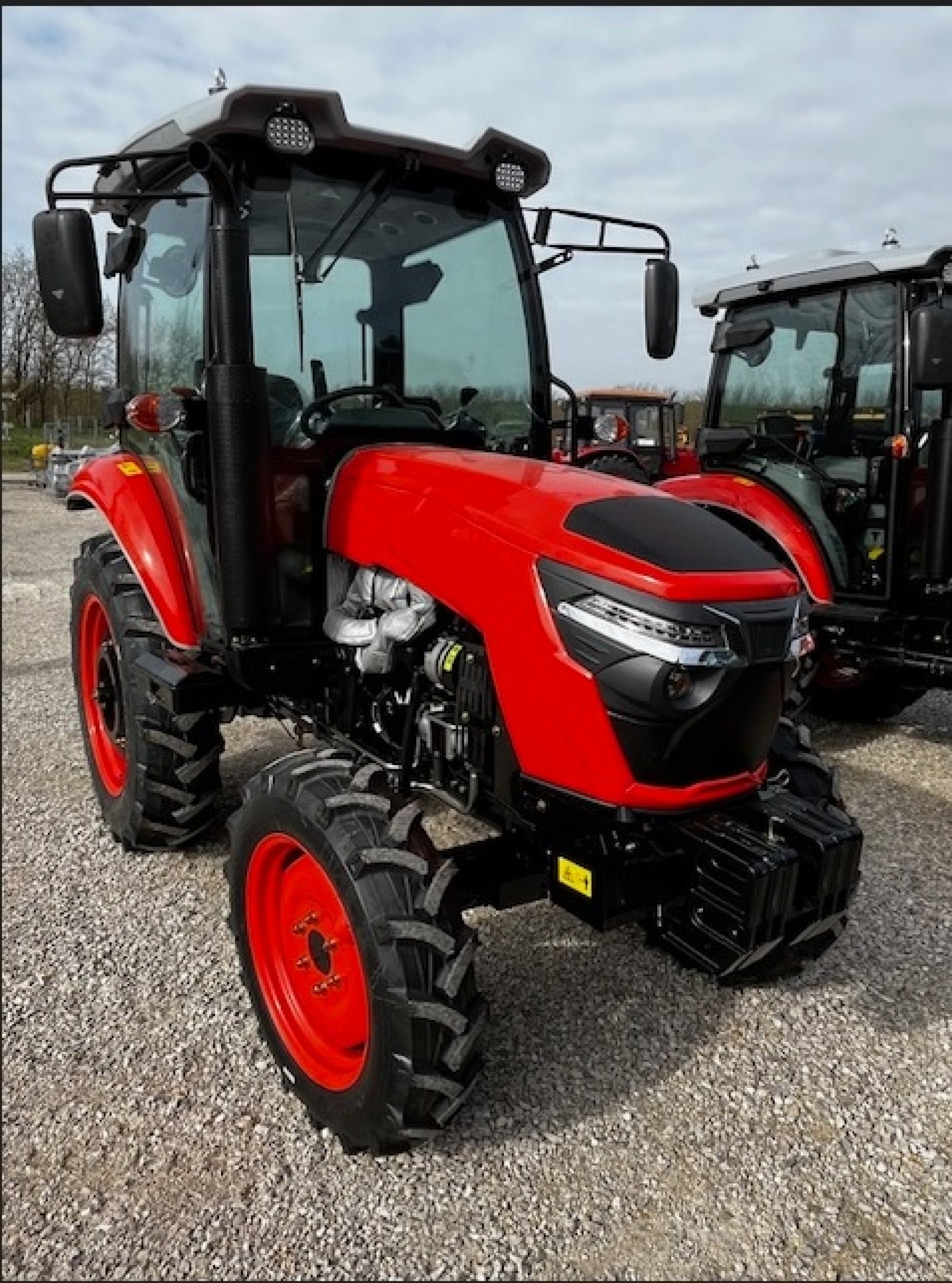 AMS LX 2550 fülkés traktor