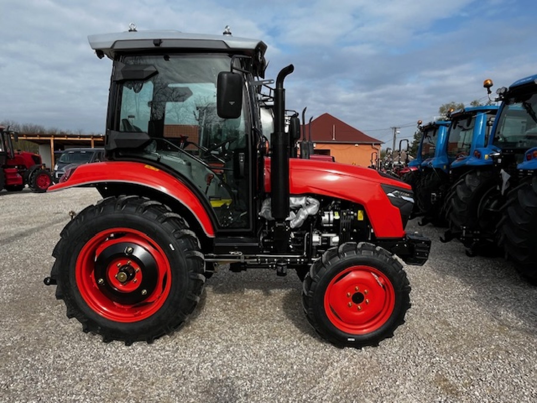 AMS LX 2550 fülkés traktor
