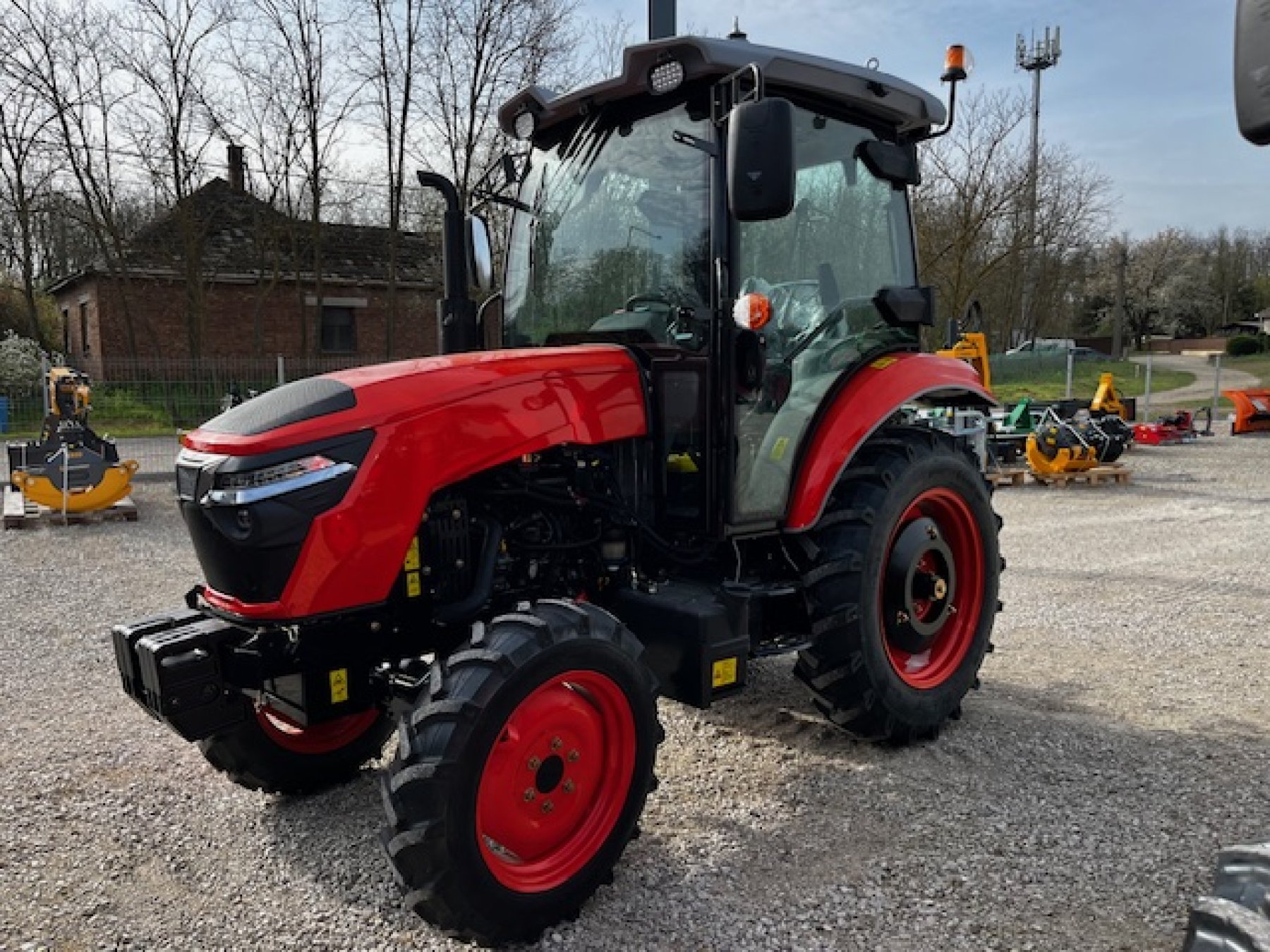 AMS LX 2550 fülkés traktor