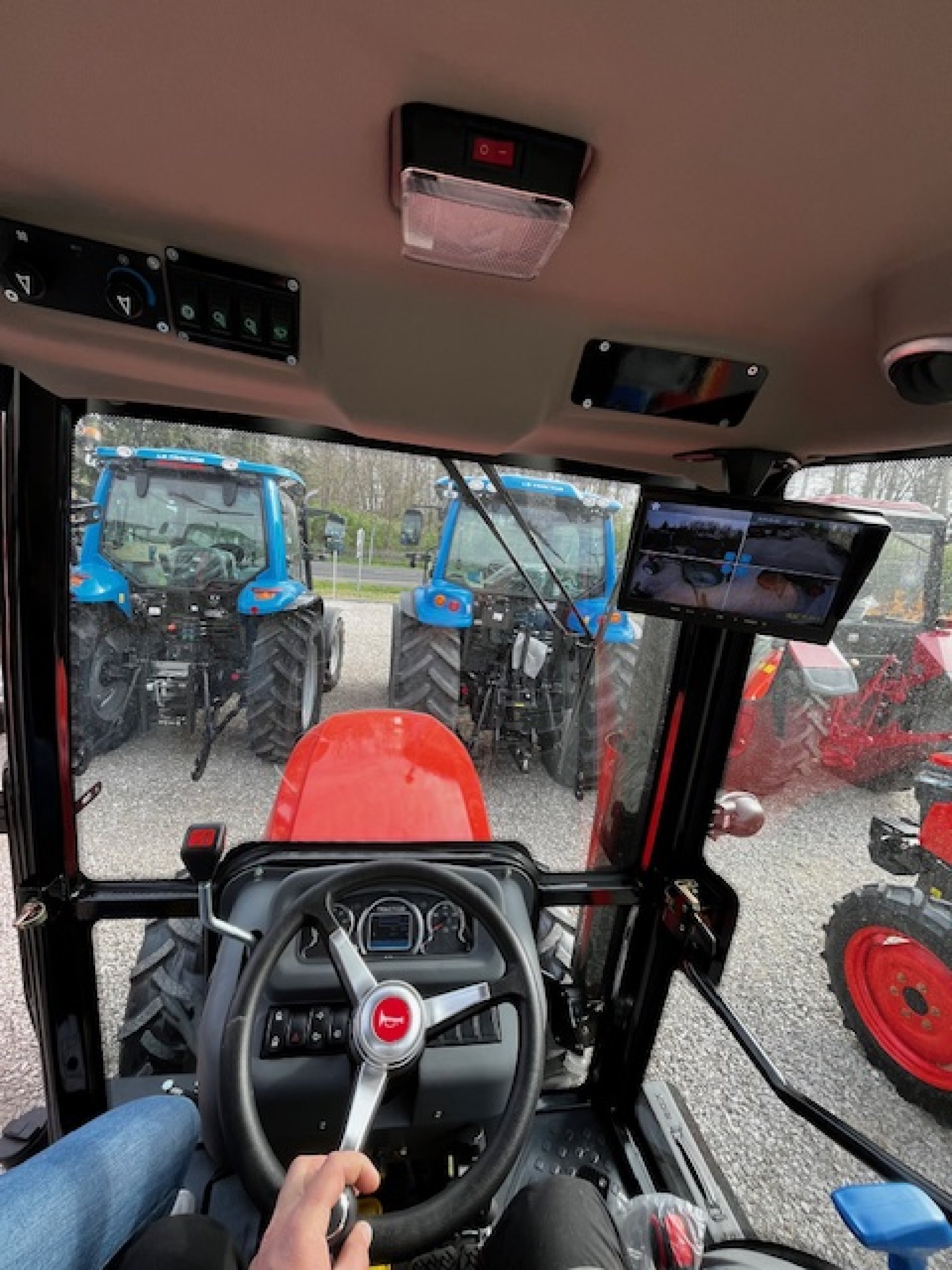 AMS LX 504E fülkés traktor