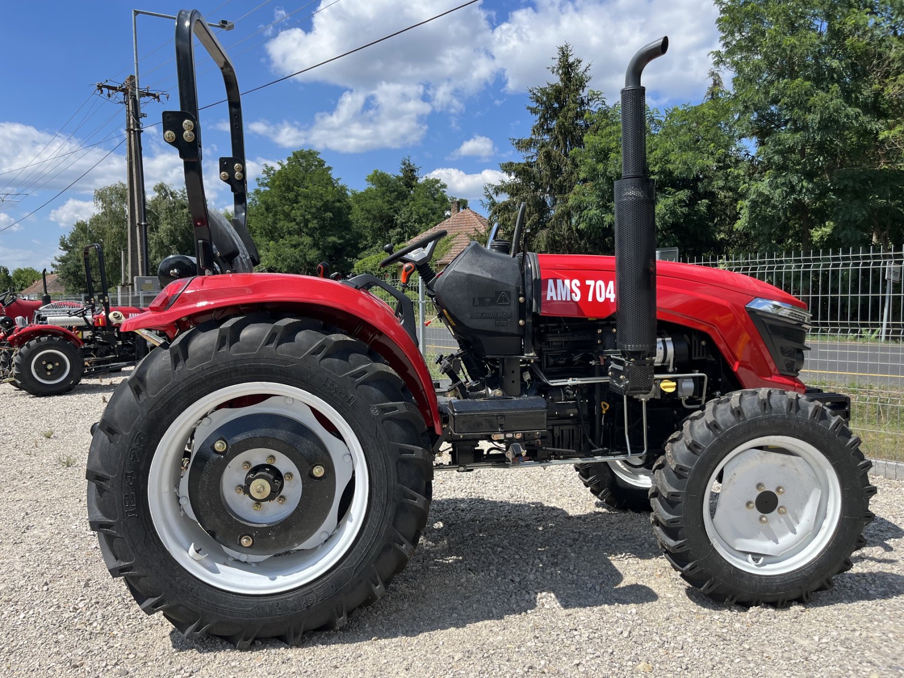 AMS 704 traktor