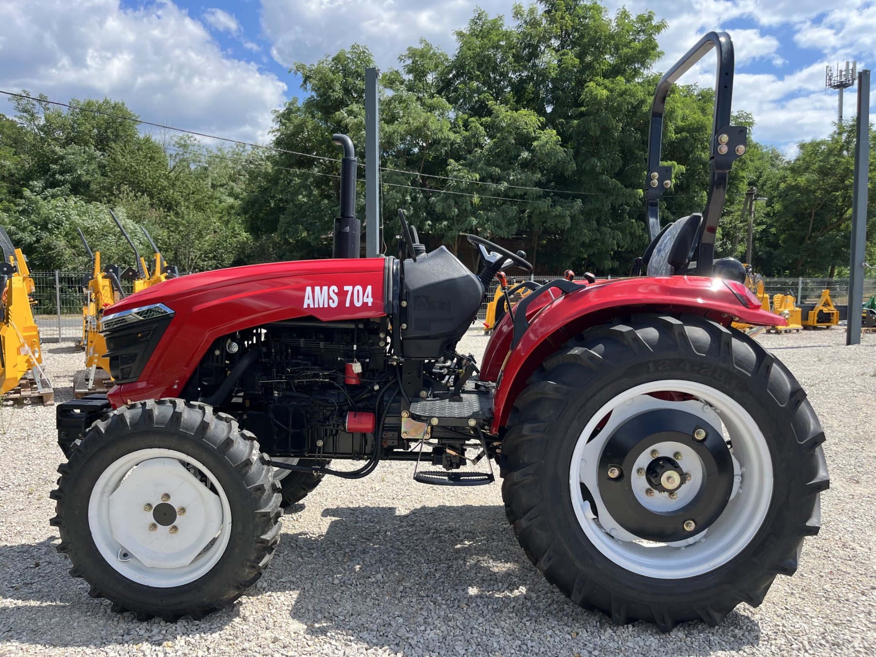 AMS 704 traktor
