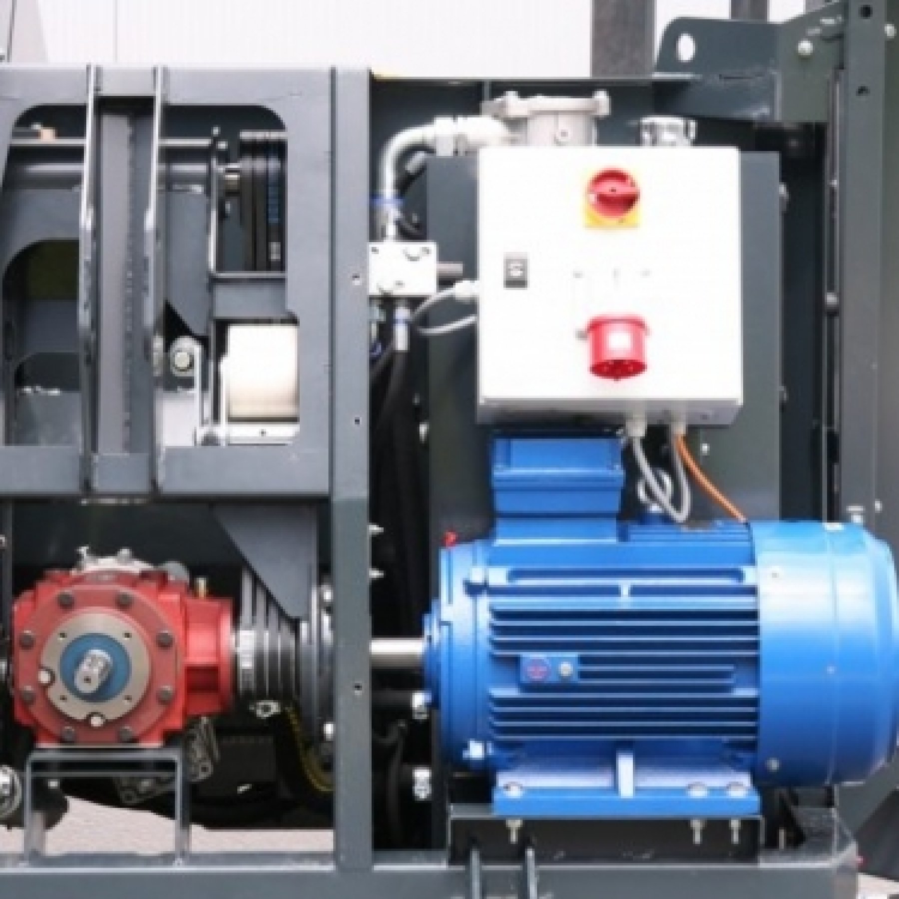 TITAN 40/20 automata fa daraboló gép