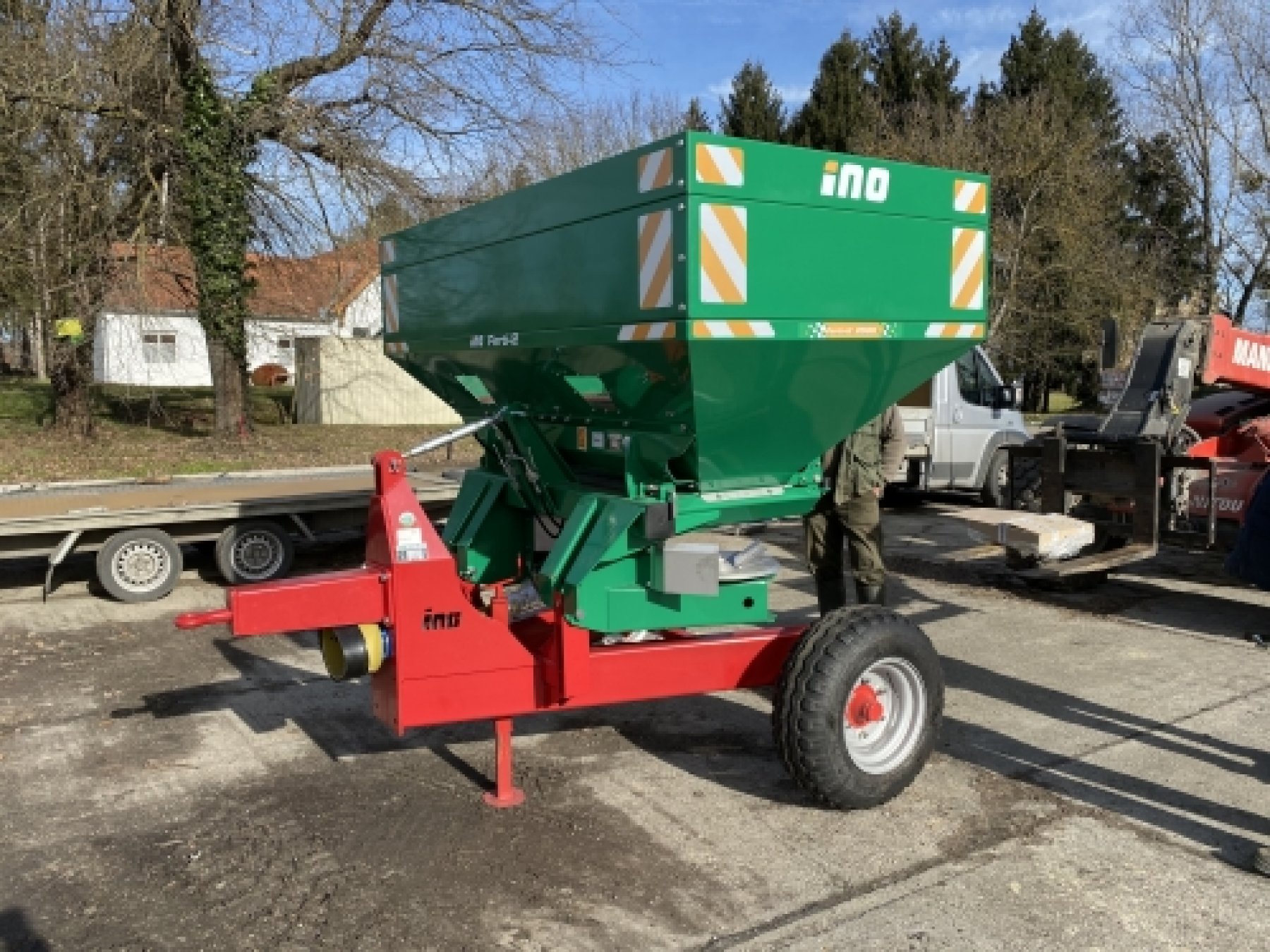 FERTI 1000-3000 műtrágyaszóró 2 tárcsás