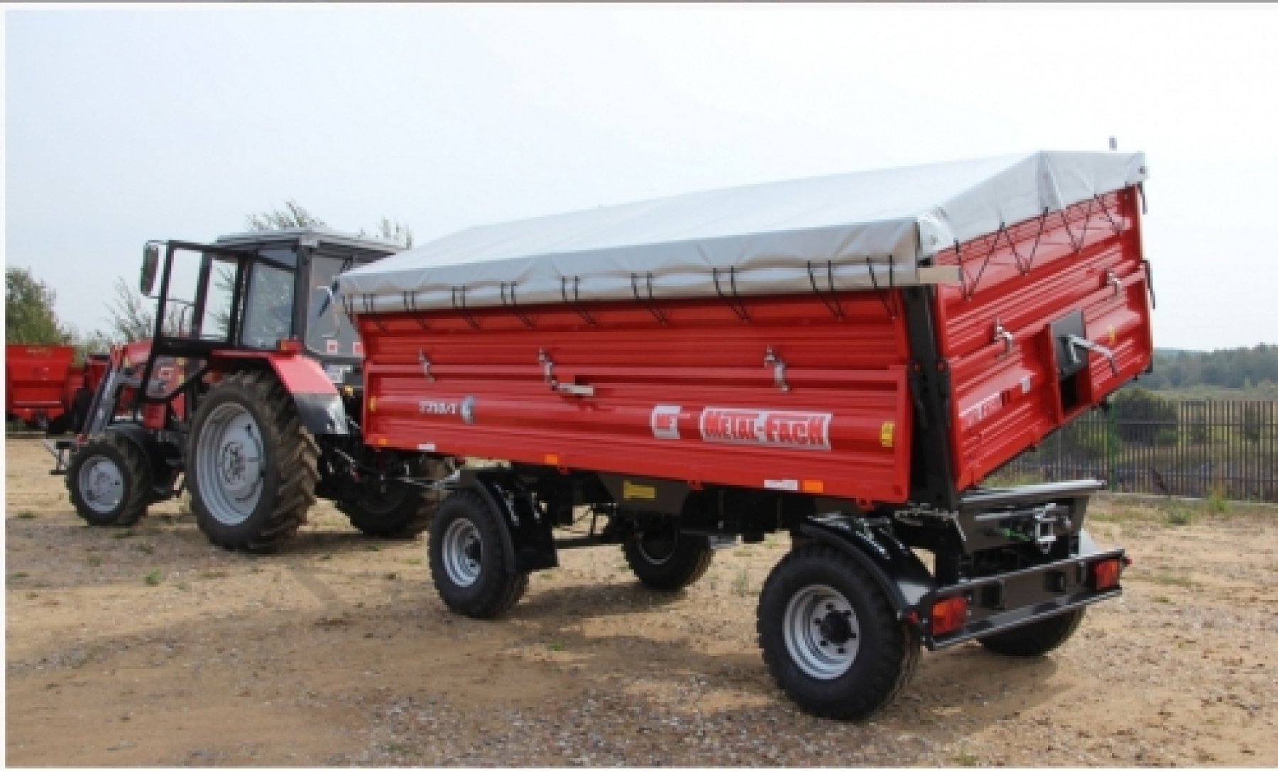 Kéttengelyes pótkocsik lengyel