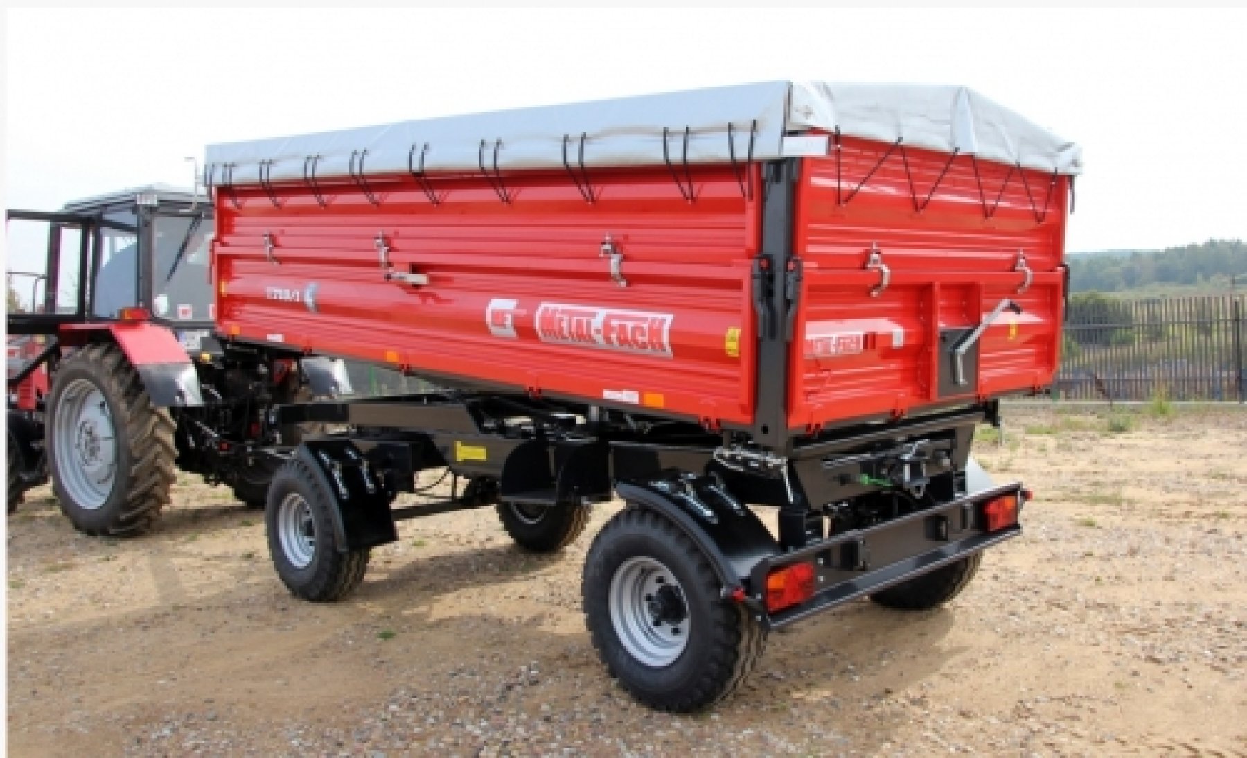 Kéttengelyes pótkocsik lengyel