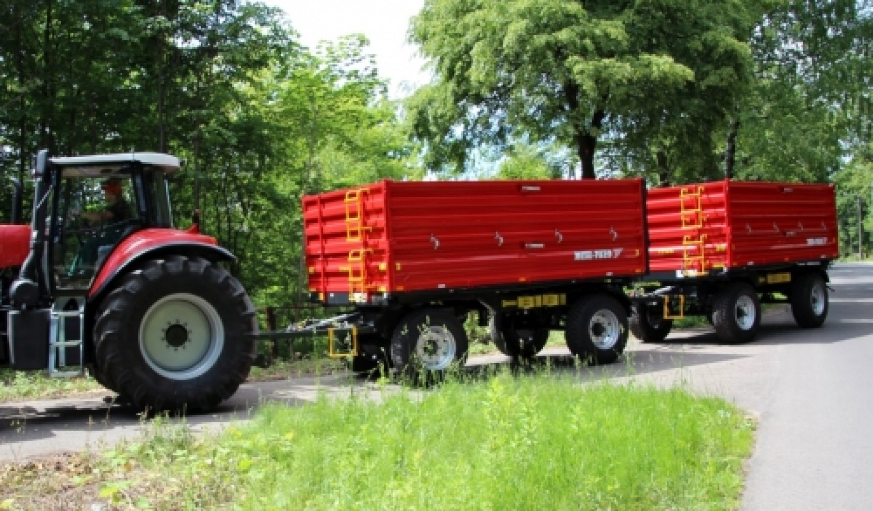 Kéttengelyes pótkocsik lengyel