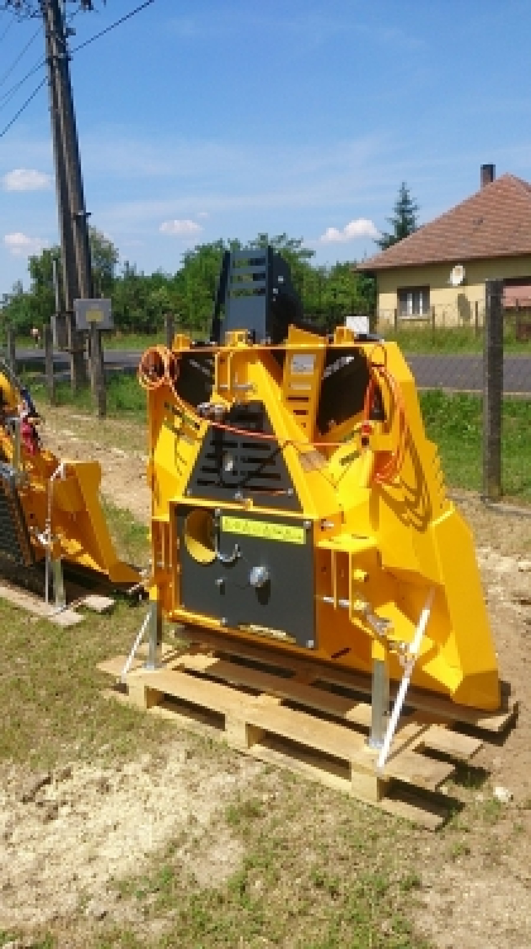 UNIFOREST erdészeti csörlő elektro hidraulikus vezérléssel