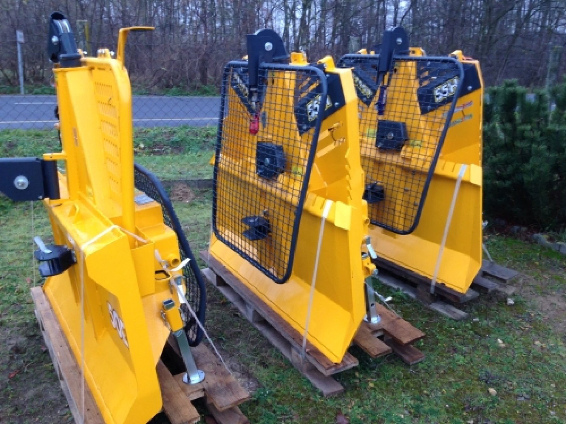 UNIFOREST erdészeti csörlő elektro hidraulikus vezérléssel