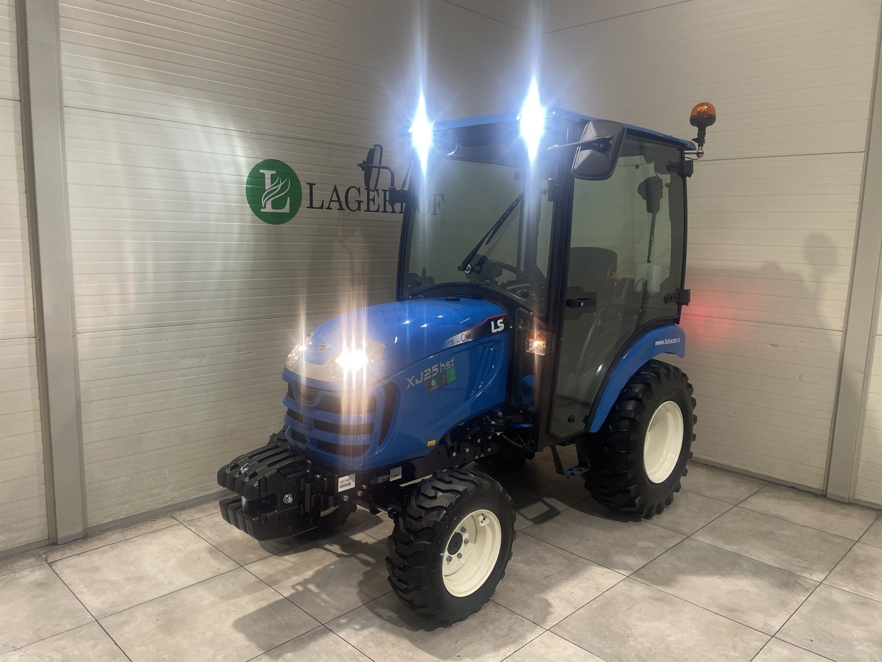 LS XJ Sorozat - Modell XJ25